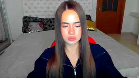 Beata online show from October 2025 04:02:02 PM