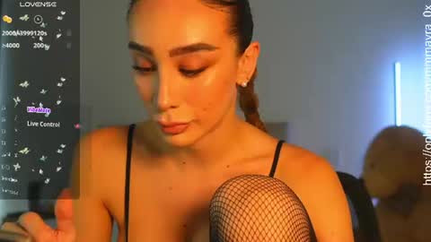 Snapshot of mmmayra_0x chatting on July 2026 09:21:01 PM MAYRA online show from July 2026 09:21:01 PM