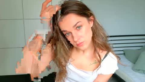 mmminnie online show from March 2026 10:18:02 AM