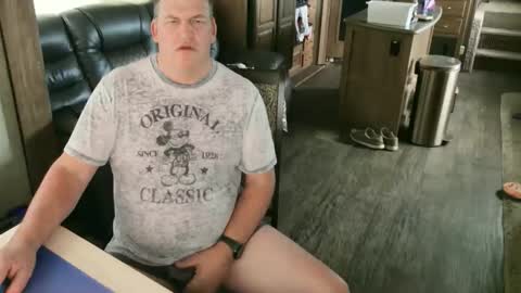 Snapshot of mmmthatsfunnn chatting on October 2025 10:30:02 PM mmmthatsfunnn online show from October 2025 10:30:02 PM