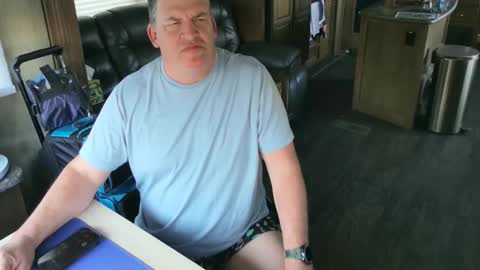 Snapshot of mmmthatsfunnn chatting on October 2025 10:32:02 PM mmmthatsfunnn online show from October 2025 10:32:02 PM