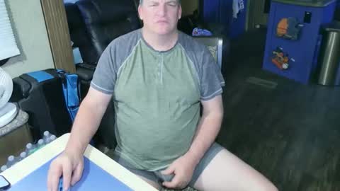 Snapshot of mmmthatsfunnn chatting on November 2025 11:37:01 PM mmmthatsfunnn online show from November 2025 11:37:01 PM