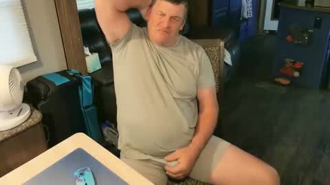 Snapshot of mmmthatsfunnn chatting on November 2025 10:47:01 PM mmmthatsfunnn online show from November 2025 10:47:01 PM