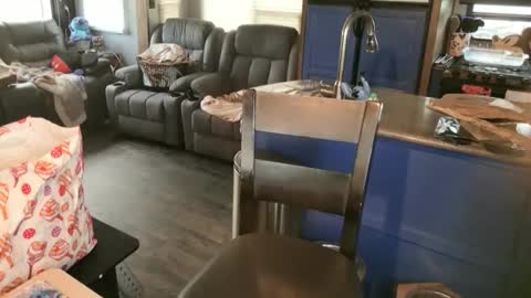 Snapshot of mmmthatsfunnn chatting on February 2026 11:42:02 PM mmmthatsfunnn online show from February 2026 11:42:02 PM