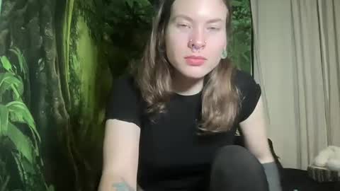 Snapshot of mo0n_goddess chatting on December 2024 02:40:01 AM Misty online show from December 2024 02:40:01 AM