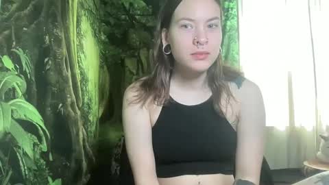 Snapshot of mo0n_goddess chatting on January 2025 10:03:01 PM Misty online show from January 2025 10:03:01 PM