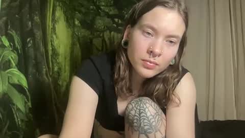 Snapshot of mo0n_goddess chatting on January 2025 08:43:02 AM Misty online show from January 2025 08:43:02 AM