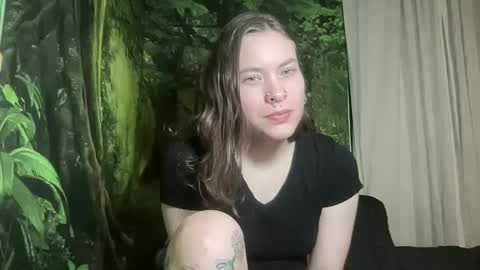 Snapshot of mo0n_goddess chatting on January 2025 08:09:02 AM Misty online show from January 2025 08:09:02 AM