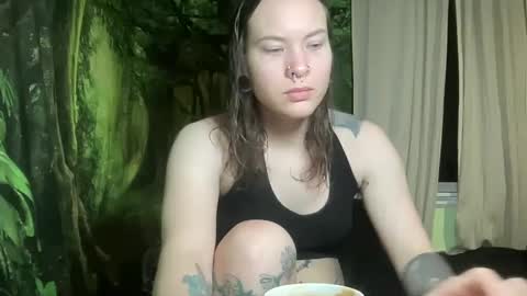 Snapshot of mo0n_goddess chatting on January 2025 02:07:02 AM Misty online show from January 2025 02:07:02 AM