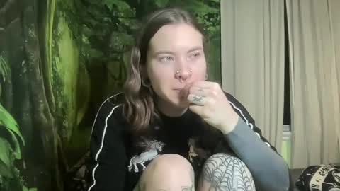 Snapshot of mo0n_goddess chatting on January 2025 08:57:02 AM Misty online show from January 2025 08:57:02 AM