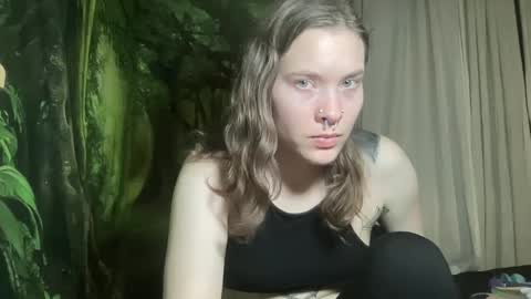 Snapshot of mo0n_goddess chatting on February 2025 03:57:02 AM Misty online show from February 2025 03:57:02 AM