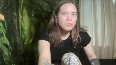 Snapshot of mo0n_goddess chatting on February 2025 01:53:01 AM Misty online show from February 2025 01:53:01 AM