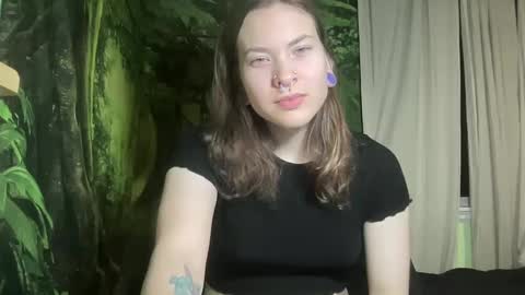 Snapshot of mo0n_goddess chatting on February 2025 04:58:01 AM Misty online show from February 2025 04:58:01 AM