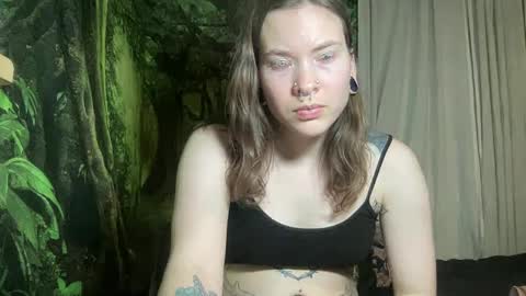 Snapshot of mo0n_goddess chatting on February 2025 06:37:02 AM Misty online show from February 2025 06:37:02 AM