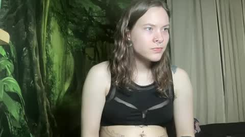 Snapshot of mo0n_goddess chatting on February 2025 06:16:02 AM Misty online show from February 2025 06:16:02 AM