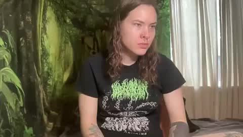 Snapshot of mo0n_goddess chatting on February 2025 12:21:02 AM Misty online show from February 2025 12:21:02 AM