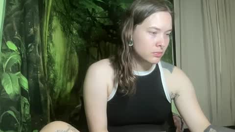 Snapshot of mo0n_goddess chatting on September 2025 02:44:02 AM Misty online show from September 2025 02:44:02 AM