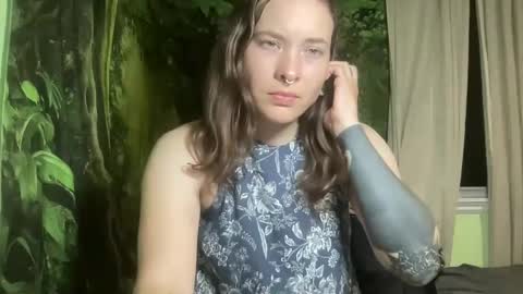 Snapshot of mo0n_goddess chatting on September 2025 02:46:02 AM Misty online show from September 2025 02:46:02 AM