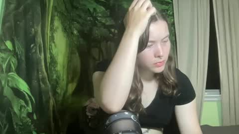 Snapshot of mo0n_goddess chatting on October 2025 02:31:02 AM Misty online show from October 2025 02:31:02 AM