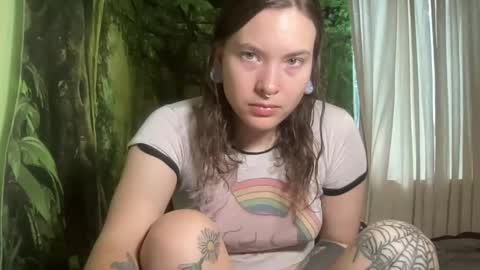 Snapshot of mo0n_goddess chatting on October 2025 12:11:01 AM Misty online show from October 2025 12:11:01 AM