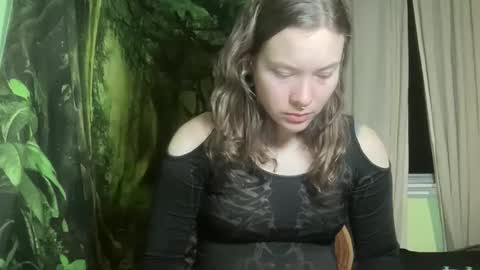 Snapshot of mo0n_goddess chatting on October 2025 02:02:05 AM Misty online show from October 2025 02:02:05 AM