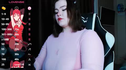 Snapshot of mo_atsui chatting on December 2025 01:07:01 PM Hello Im Mo online show from December 2025 01:07:01 PM