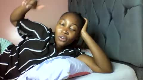 mochakei online show from October 2025 07:34:01 PM