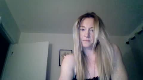 Snapshot of mockingbirds91 chatting on April 2026 02:14:01 AM mockingbirds91 online show from April 2026 02:14:01 AM