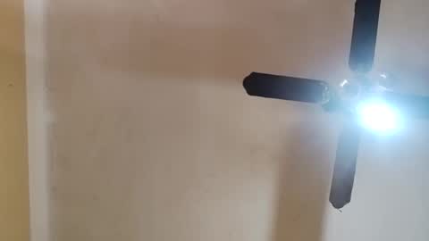 Snapshot of modelo_web18 chatting on October 2025 12:44:02 PM camilo online show from October 2025 12:44:02 PM