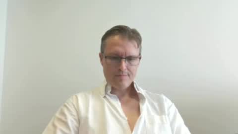 Snapshot of moe_001 chatting on December 2024 06:31:02 PM Moe online show from December 2024 06:31:02 PM