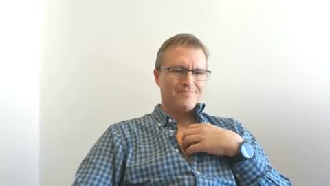 Snapshot of moe_001 chatting on September 2025 07:17:02 PM Moe online show from September 2025 07:17:02 PM