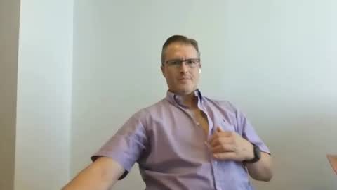 Snapshot of moe_001 chatting on January 2026 05:51:02 PM Moe online show from January 2026 05:51:02 PM