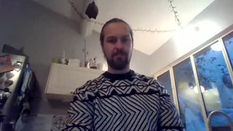 Snapshot of moi9876543210 chatting on February 2025 05:26:02 PM Julien online show from February 2025 05:26:02 PM