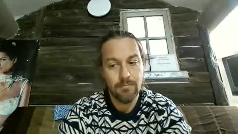 Snapshot of moi9876543210 chatting on November 2025 09:09:01 AM Julien online show from November 2025 09:09:01 AM