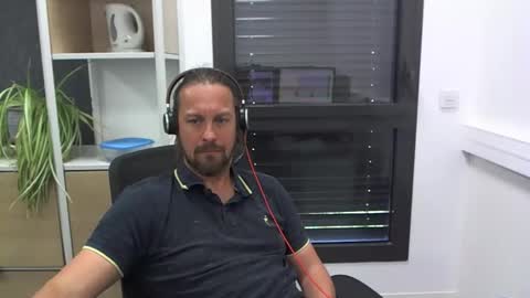 Julien online show from May 2026 02:35:01 PM