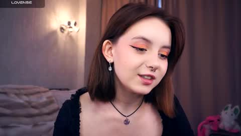 Snapshot of moiregathright chatting on October 2025 05:17:02 AM My name is Eda online show from October 2025 05:17:02 AM