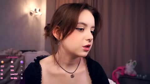 Snapshot of moiregathright chatting on October 2025 05:18:01 AM My name is Eda online show from October 2025 05:18:01 AM