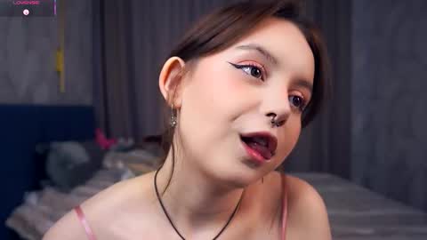 Snapshot of moiregathright chatting on October 2025 05:18:02 AM My name is Eda online show from October 2025 05:18:02 AM