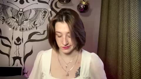 Snapshot of moiregathright chatting on January 2026 08:31:02 AM My name is Eda online show from January 2026 08:31:02 AM