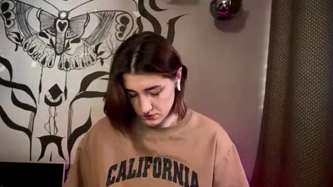 Snapshot of moiregathright chatting on January 2026 07:23:01 AM My name is Eda online show from January 2026 07:23:01 AM