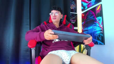 moises_23cm online show from February 2025 05:53:02 AM