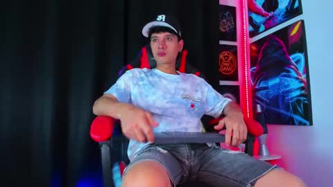 moises_23cm online show from February 2025 03:56:02 AM