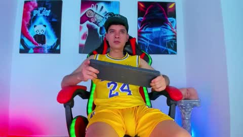 moises_23cm online show from September 2025 07:47:01 PM