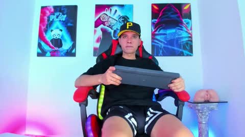 moises_23cm online show from September 2025 02:17:01 AM