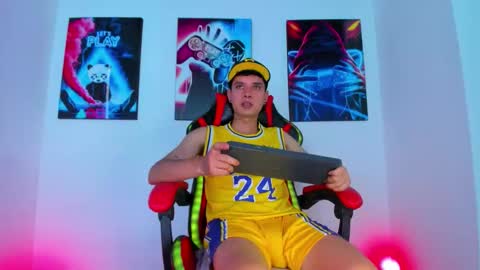 moises_23cm online show from October 2025 09:34:01 PM