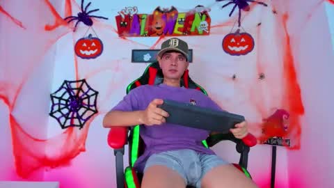 moises_23cm online show from October 2025 08:53:02 PM