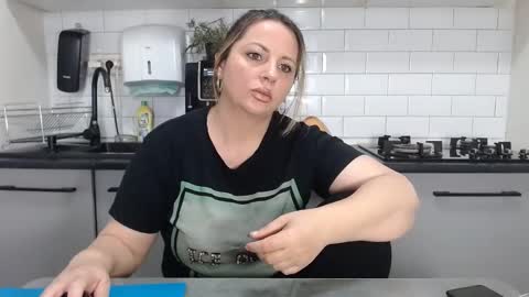 erika online show from December 2024 09:52:01 AM