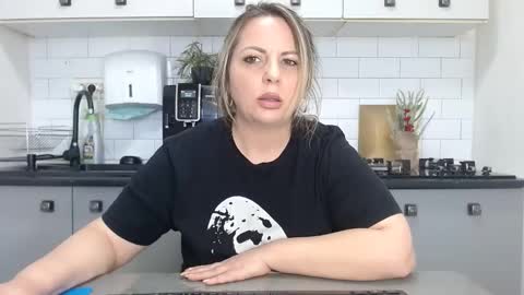 erika online show from January 2025 11:48:01 AM