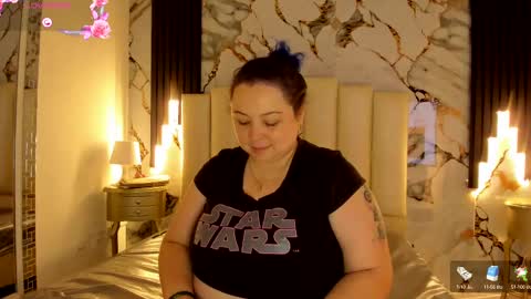 Hey Guys  Im Mollie online show from October 2025 01:56:01 PM