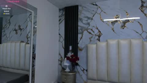 Hey Guys  Im Mollie online show from April 2026 12:05:02 PM